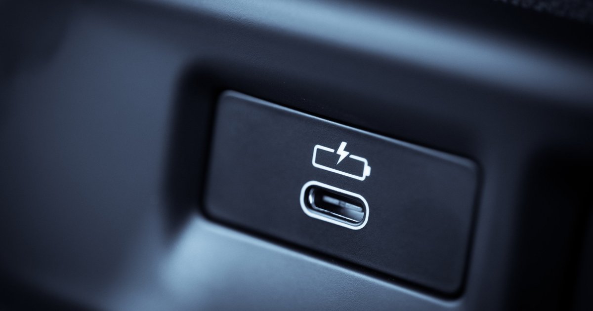 Viss, ko jūs varat darīt (un nezinājāt) ar savas automašīnas USB portu