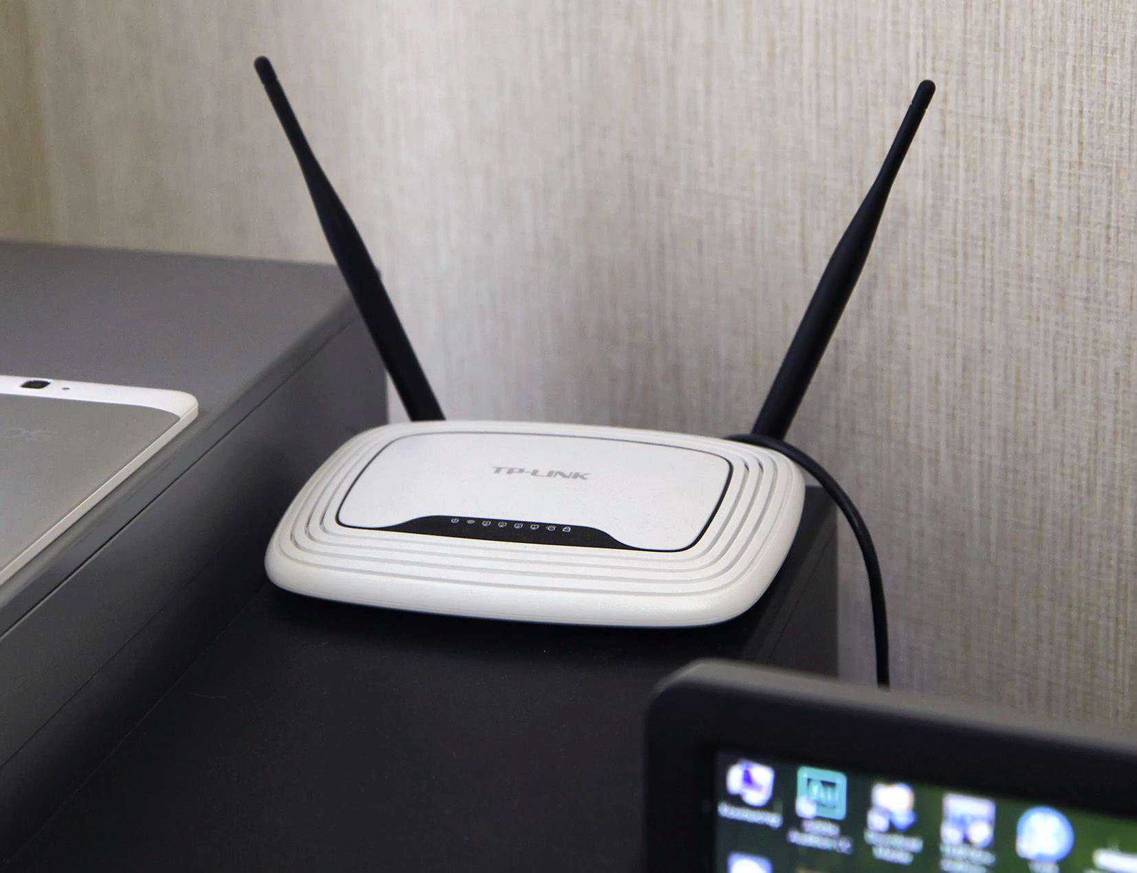 Man vairs nav problēmu ar WiFi pārklājumu ar savu retranslatoru: tā es to pieslēdzu routeram, lai baudītu maksimālo ātrumu.