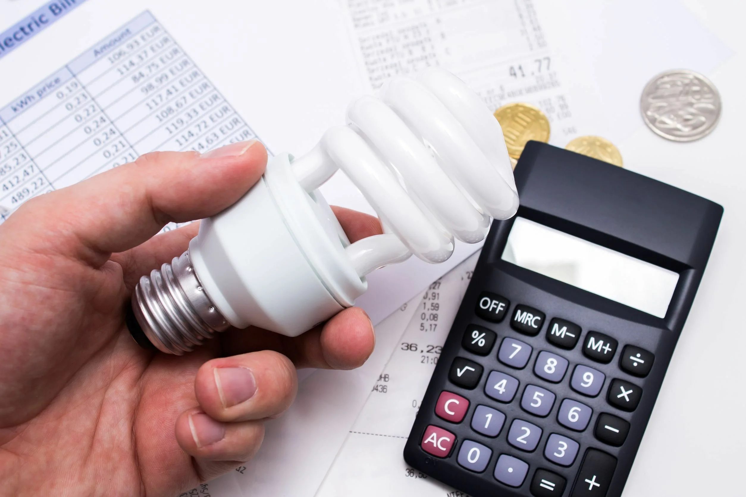 Šogad izdevumi elektrības tarifu subsidēšanai samazinājās par 2,1 miljardu ASV dolāru, kas veicināja budžeta pārpalikuma saglabāšanu.